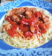 Spaghetti su kiauliena ir daržovėmis