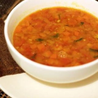 Aštri žirnių pomidorinė sriuba