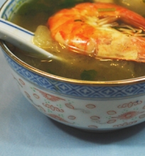 Azijietiška vištienos sriuba su melionais