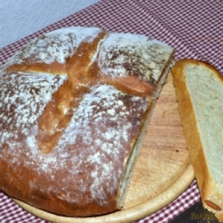 Balta apvali duona