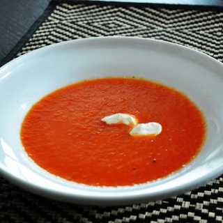 Raudonųjų paprikų sriuba
