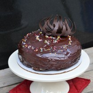 Veganiškas šokoladinis-kokosinis tortas
