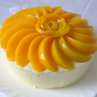Mangų – persikų tortas
